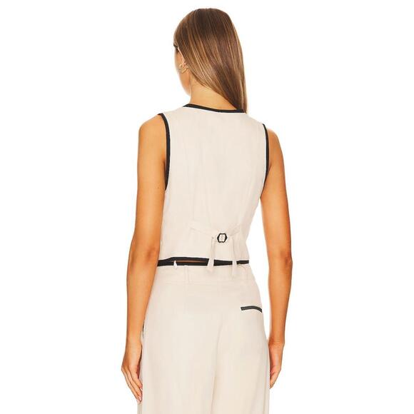 SOVERE Express Waistcoat in Neutral - Picture 2 of 6